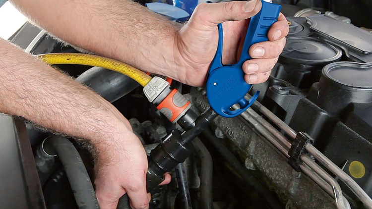 Die 5 besten Services für Kühlsystemreparaturen in Düsseldorf – Überhitzung auf anspruchsvollen Fahrten vermeiden